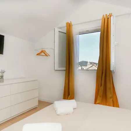 And Stone House Apartament